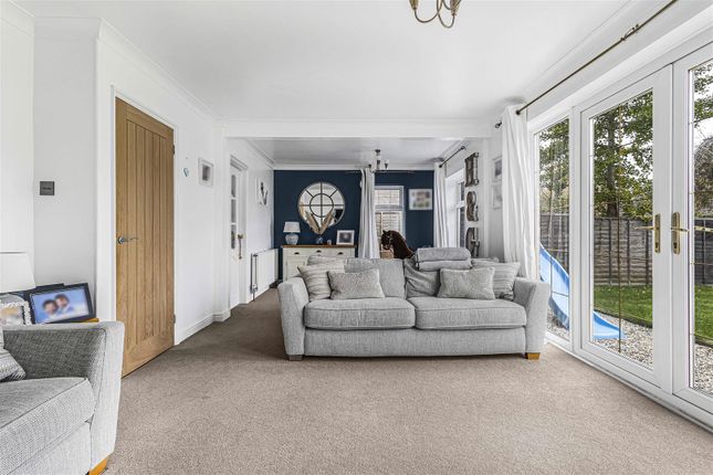 16, Edith Cavell Way, Steeple Bumpstead photo 4