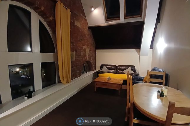 Apartment, The Lofts Water St, Huddersfield photo 2