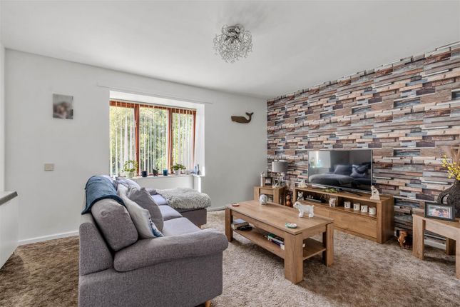 31, Brentwood Gardens , Brentwood Avenue, Coventry photo 4