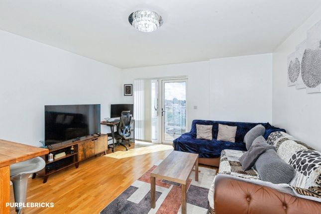Flat 21/Regents Lodge, 19 Porters Way, West Drayton photo 4