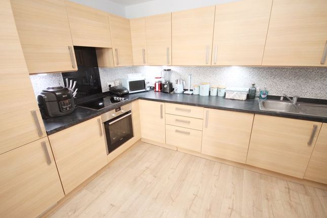 Flat 202, Quadrant Court, Empire Way, Wembley photo 3