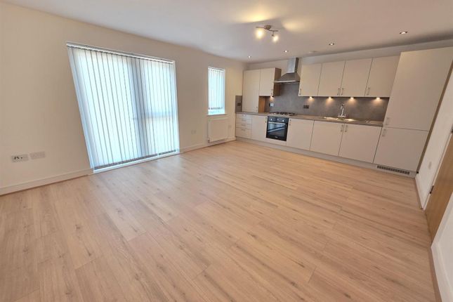 9, Louisa Oakes Close, London photo 2