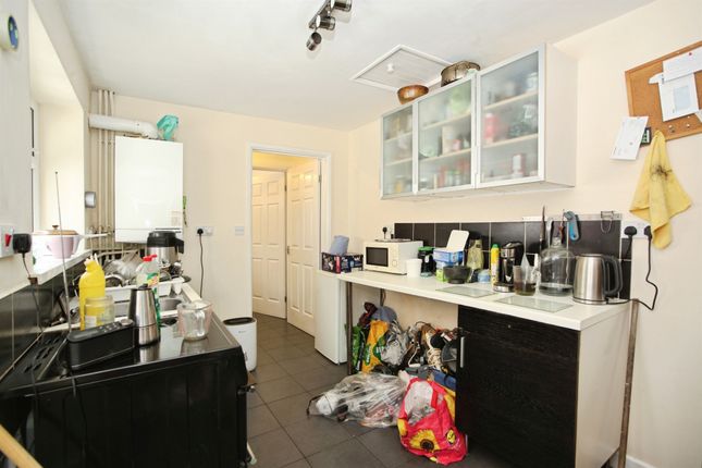 8, Avon Terrace, Porth photo 4