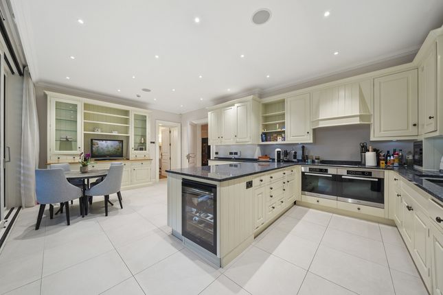 Flat for sale in Montrose Place, London SW1X