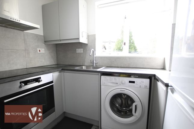 Flat to rent in Parrotts Field, Hoddesdon