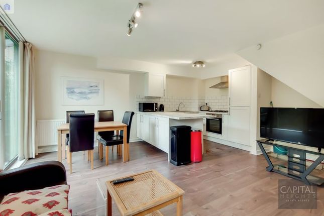 Thumbnail Flat to rent in Tamarind Yard, Quay 430, London