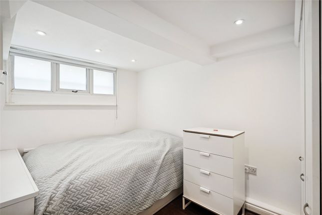 Flat to rent in Lupus Street, Pimlico