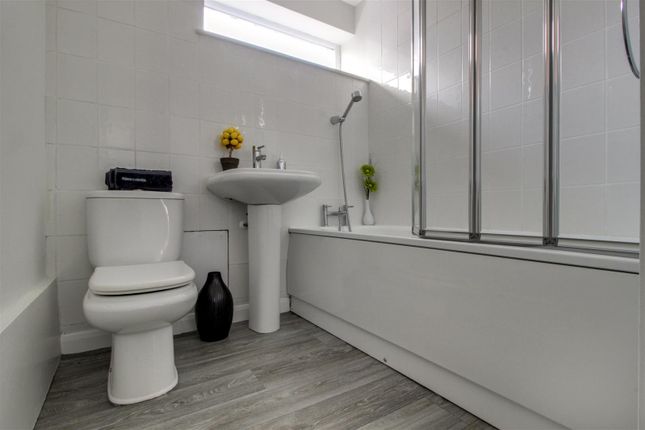 Studio for sale in Baynes Close, Enfield