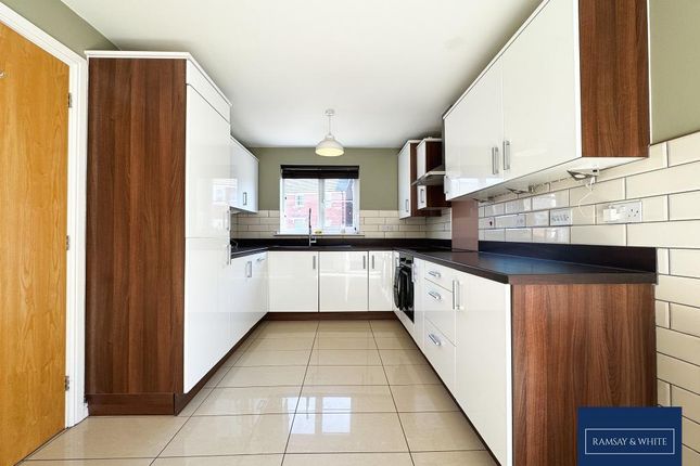 8, Rhodfa'r Afon, Aberdare photo 3