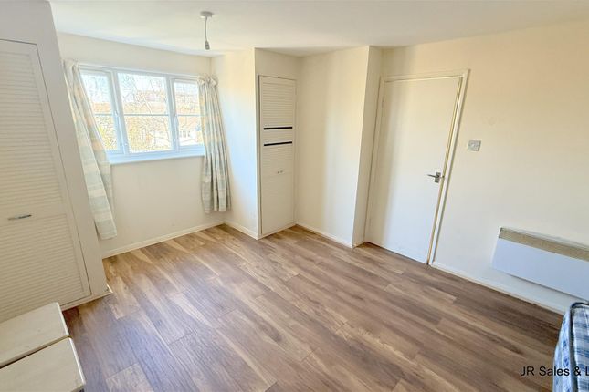 Flat 5, Napier Court, Flamstead End Road, Cheshunt Waltham Cross photo 4