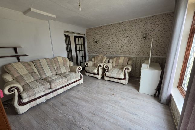 Stratford Close, Dagenham photo 3