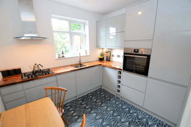 2 Deepside, 67a, Harold Road, London photo 3
