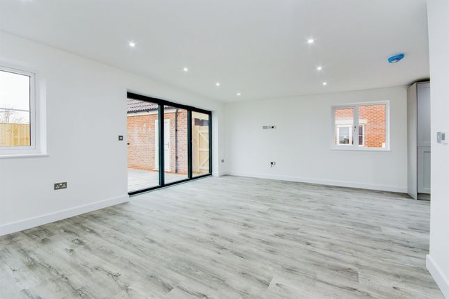 21b, Hillgate, Spalding photo 4