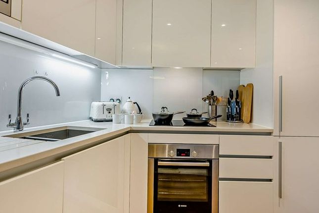 Flat 411, Merchant Square W2, London photo 3