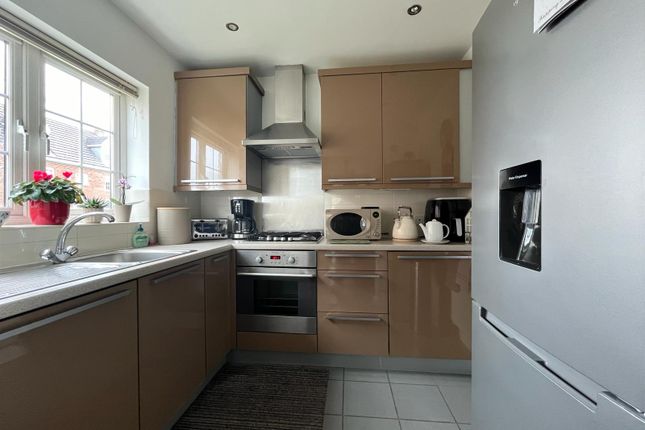 Flat to rent in Old Pheasant Court, Chesterfield