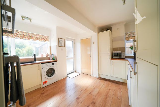 32, Gloucester Avenue, Chelmsford photo 4