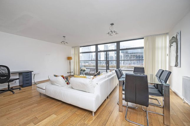 Flat to rent in Exchange Building, Commercial Street, Spitalfields, London