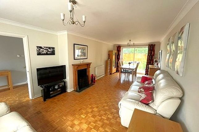 28, Southbourne Drive, Bourne End photo 3