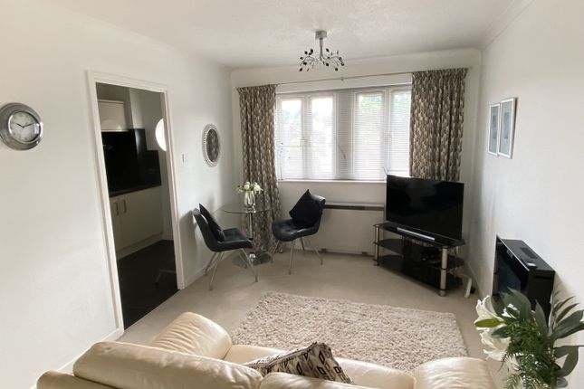 26 Dunster Court, Woodborough Road, Winscombe photo 2