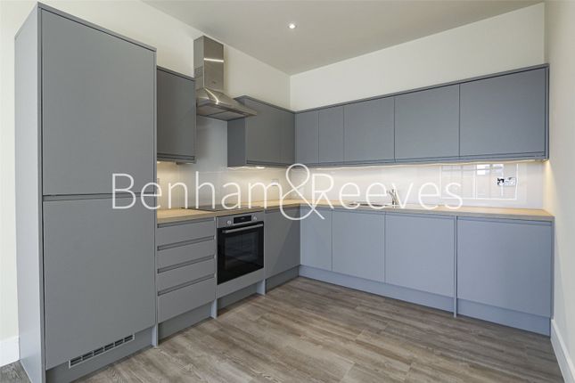 Flat 1,, 2 Carlyle Road, Ealing photo 2