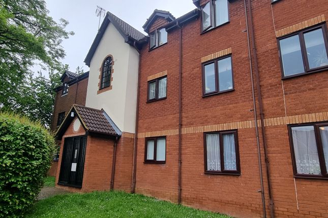 Thumbnail Flat to rent in Cromwell Road, Letchworth Garden City