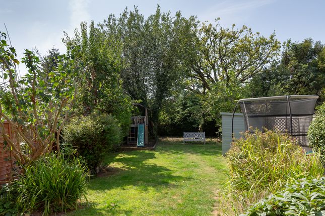 87, Lumley Road, Surrey photo 3