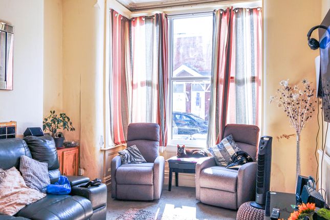 8, Boothroyden, Blackpool photo 2