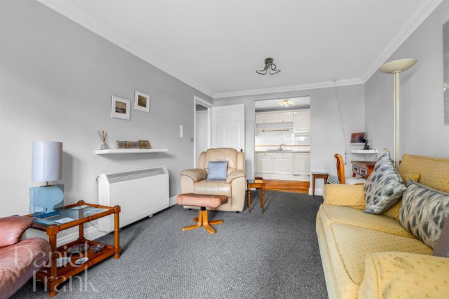 Flat 2, Carlton House, Algers Road, Loughton photo 4