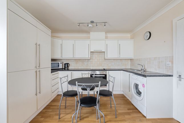 Flat 16, Ruxley House, 550B, London Road, Sutton photo 4