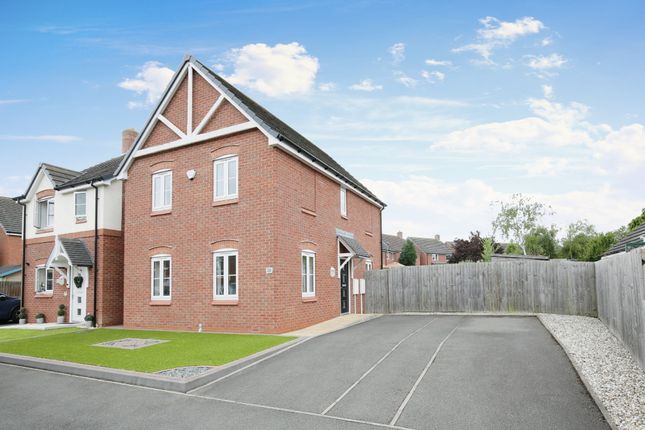 Thumbnail Detached house for sale in Croft Road, Atherstone