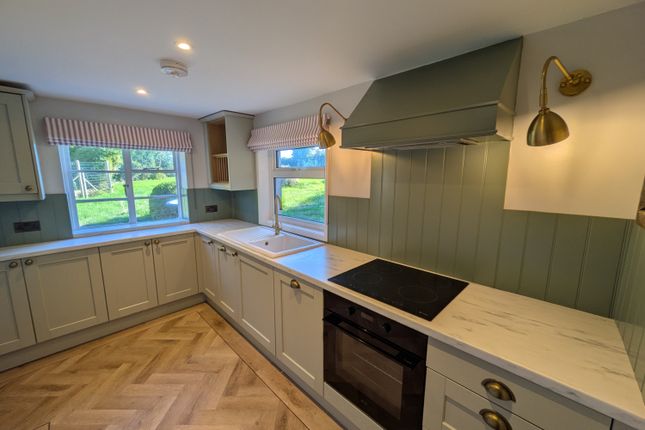 Gamekeepers Cottage, The Marsh, Fordingbridge photo 2