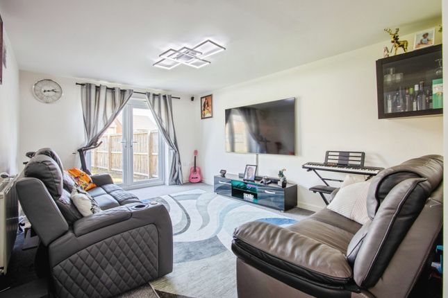 37, Twine Road, West Yorkshire photo 2