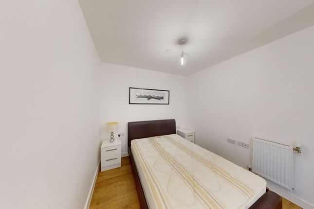 102, Moro Apartments, London photo 5