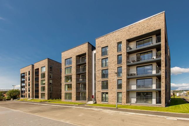 69758_64685_69758_Queenswaterapartments-007A