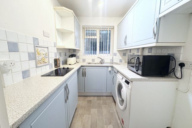 57c, Wallace Avenue, Worthing photo 4