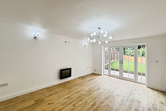 9 Pentre Howell, Bridgend photo 2