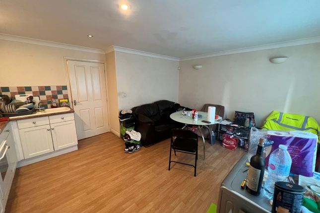Flat for sale in 8 Rockingham Court Belgrave Road, Barnsley, South Yorkshire