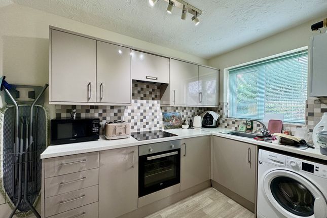 27 Woodsage Drive, GILLINGHAM photo 3