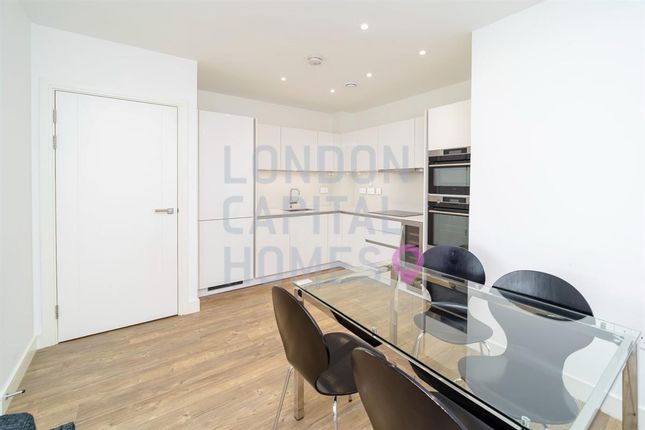 Apartment 33, Gordian Apartments, 34 Cable Walk, London photo 5