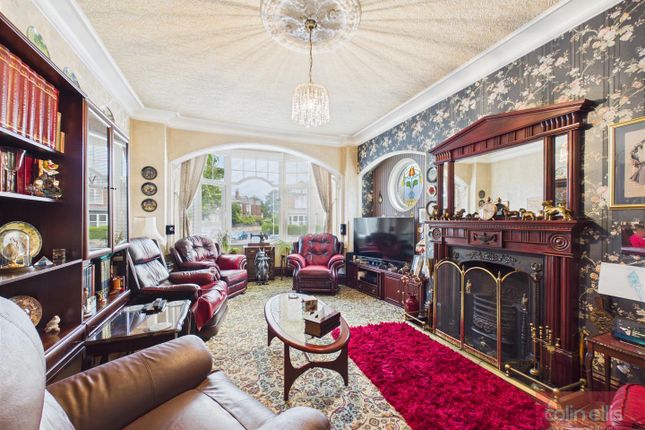 64, Scalby Road, Scarborough photo 2
