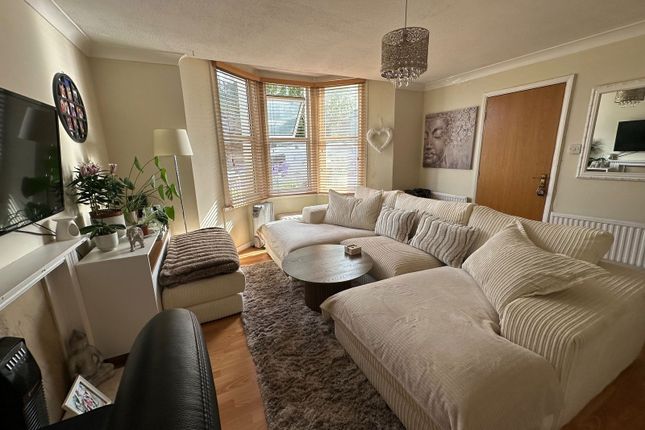 5,Flat 2, Marcombe Road, Torquay photo 3