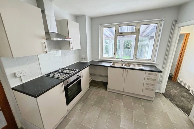 83, Heol-y-Parc, Bridgend photo 2