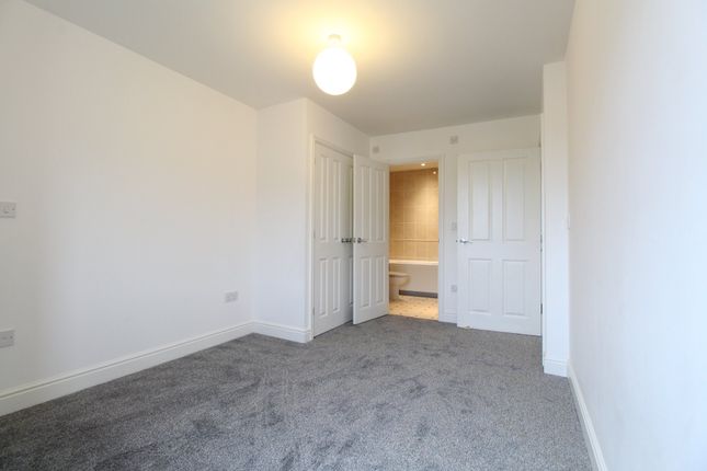 Flat for sale in Bloyes Mews, Clarendon Way, Colchester