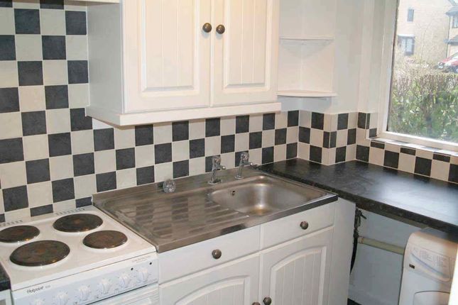 14, Guinevere Road, Ifield West photo 3