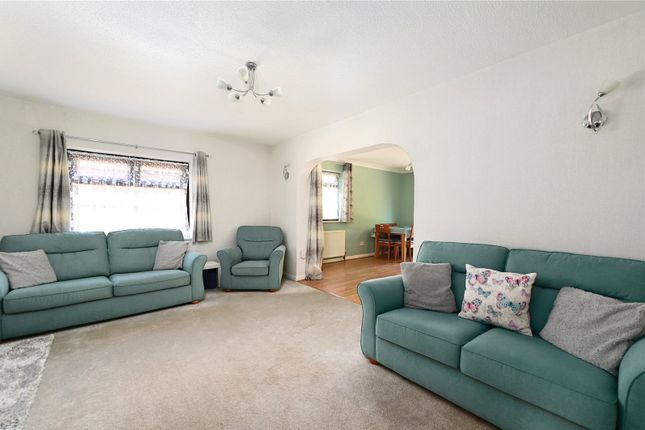 14, Hamesmoor Road, Camberley photo 4