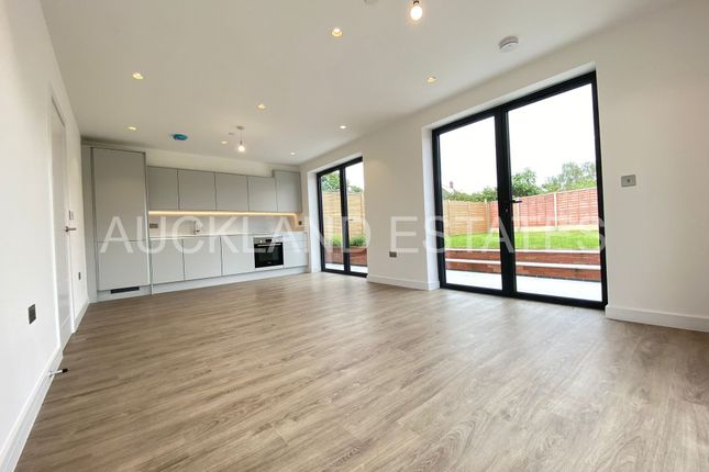 4, Westland Lodge, Hatfield photo 2