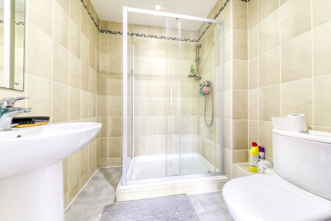 Flat 5, Burgess House, Whyteleafe photo 4