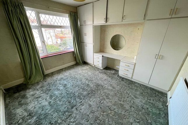 Thumbnail Terraced house to rent in Victoria Avenue, North Hillingdon
