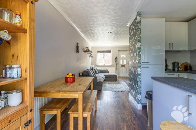 18, Stapleford End, Wickford photo 4