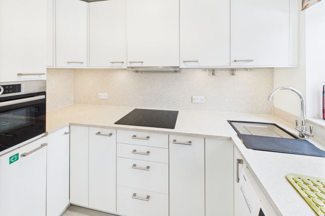 Flat 3, Sarisbury Gate, Southampton photo 4